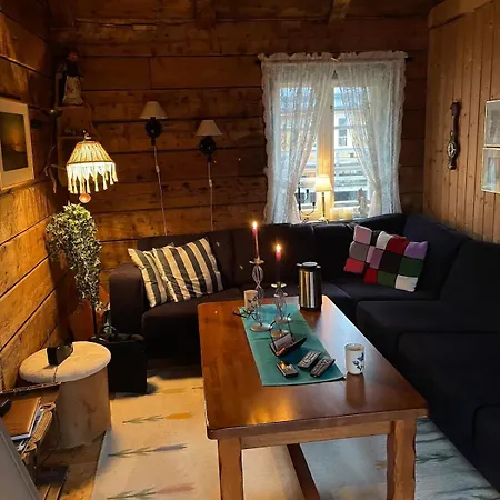 Cozy Fisherman'S Cabin In Tind *